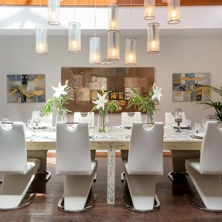 Villa Exclusive In Authentic Village Of Yaiza - 12 To 16 Guests - 6 King Bedrooms - 5 Bathrooms - Game And Bar - Dining For 16 - Heated Pool -close To Beaches & Wineries Yaiza (Lanzarote)