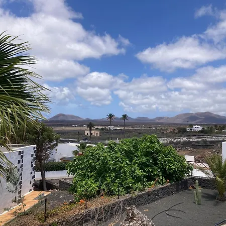 Villa Exclusive In Authentic Village Of Yaiza - 12 To 16 Guests - 6 King Bedrooms - 5 Bathrooms - Game And Bar - Dining For 16 - Heated Pool -close To Beaches & Wineries Yaiza (Lanzarote)