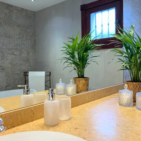 Villa Spacious Private Up To 16 - Casa Quintero - Volcano, Timanfaya Park, Bodega & South Beaches - Heated Pool - Game - Charcoal Grill