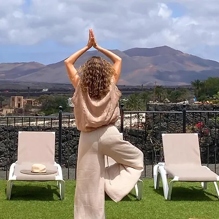 Villa Exclusive In Authentic Village Of - Calm Neighborhood -game And Bar - Charcoal Grill - Heated Pool - 10 Mn Wineries And Timanfaya *