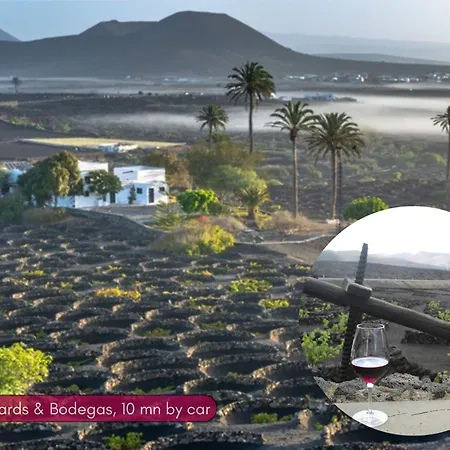 Exclusive In Authentic Village Of Yaiza - 12 To 16 Guests - 6 King Bedrooms - 5 Bathrooms - Game And Bar - Dining For 16 - Heated Pool -close To Beaches & Wineries Yaiza (Lanzarote)