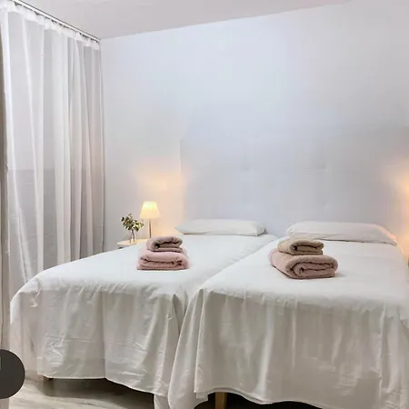 Spacious Private Up To 16 - Casa Quintero - Volcano, Timanfaya Park, Bodega & South Beaches - Heated Pool - Game - Charcoal Grill *