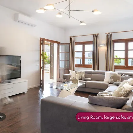 Spacious Private Up To 16 - Casa Quintero - Volcano, Timanfaya Park, Bodega & South Beaches - Heated Pool - Game - Charcoal Grill Villa *