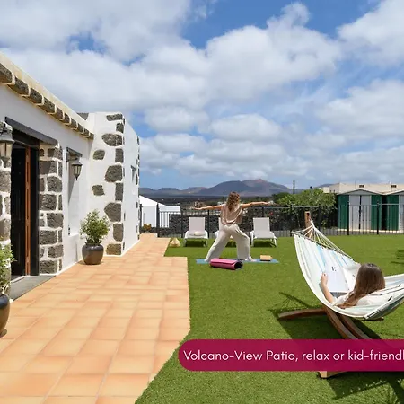Spacious Private Up To 16 - Casa Quintero - Volcano, Timanfaya Park, Bodega & South Beaches - Heated Pool - Game - Charcoal Grill Villa