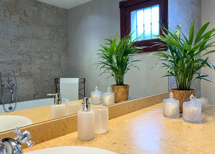 Villa Spacious Private Up To 16 - Casa Quintero - Volcano, Timanfaya Park, Bodega & South Beaches - Heated Pool - Game - Charcoal Grill
