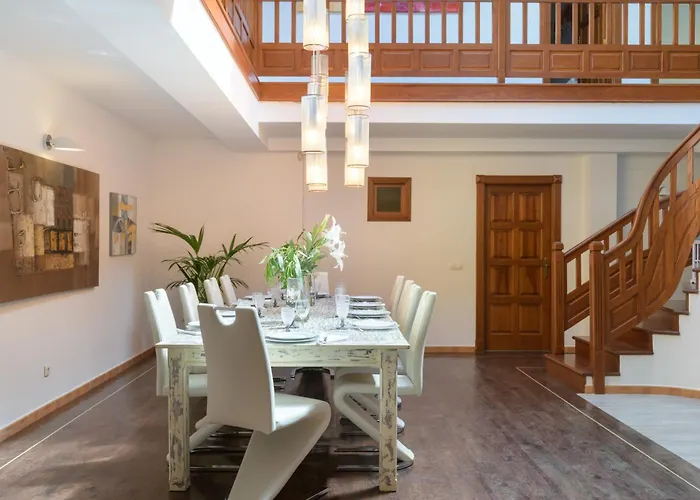 Villa Spacious Private Up To 16 - Casa Quintero - Volcano, Timanfaya Park, Bodega & South Beaches - Heated Pool - Game - Charcoal Grill Yaiza (Lanzarote)
