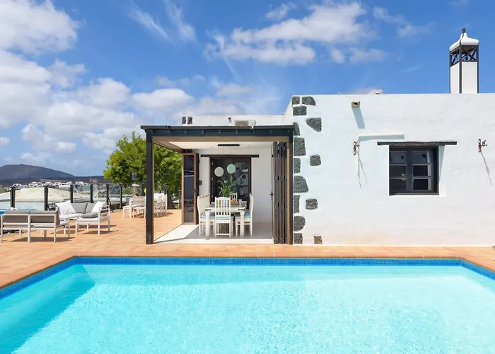 Spacious Private Up To 16 - Casa Quintero - Volcano, Timanfaya Park, Bodega & South Beaches - Heated Pool - Game - Charcoal Grill Villa Yaiza (Lanzarote)