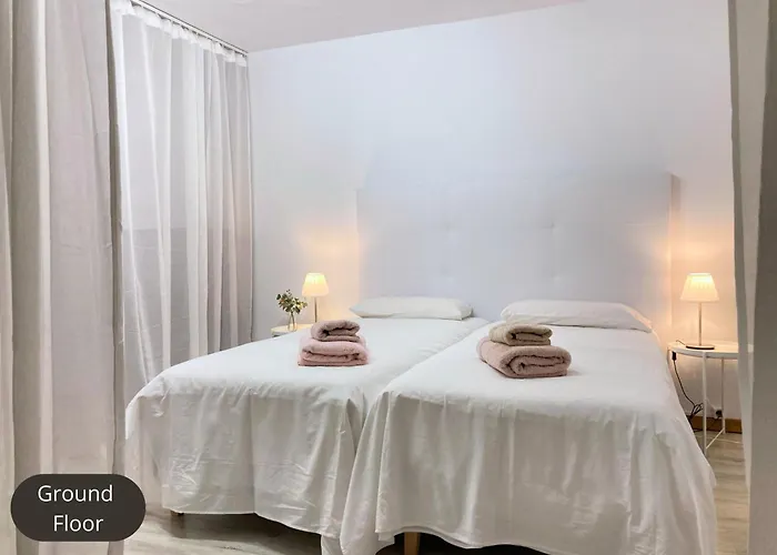 Spacious Private Up To 16 - Casa Quintero - Volcano, Timanfaya Park, Bodega & South Beaches - Heated Pool - Game - Charcoal Grill *