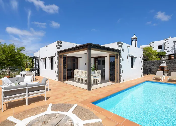 Spacious Private Up To 16 - Casa Quintero - Volcano, Timanfaya Park, Bodega & South Beaches - Heated Pool - Game - Charcoal Grill Villa Yaiza (Lanzarote)