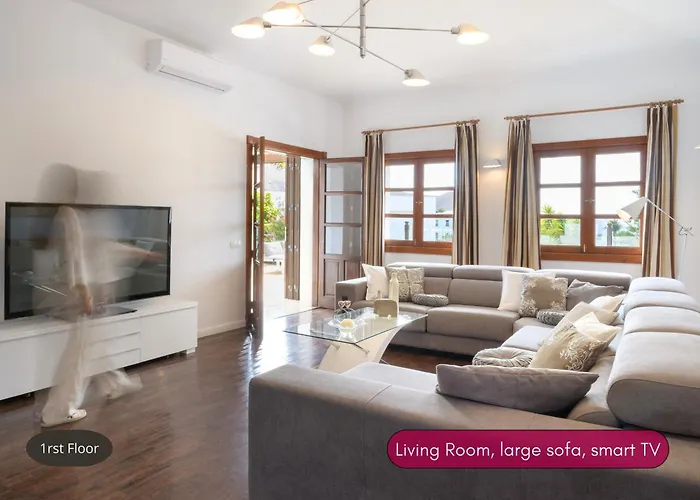 Spacious Private Up To 16 - Casa Quintero - Volcano, Timanfaya Park, Bodega & South Beaches - Heated Pool - Game - Charcoal Grill Villa *