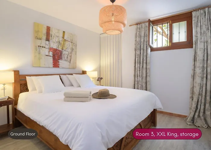 Spacious Private Up To 16 - Casa Quintero - Volcano, Timanfaya Park, Bodega & South Beaches - Heated Pool - Game - Charcoal Grill *